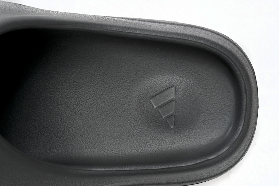  adidas Yeezy Slide ID4132