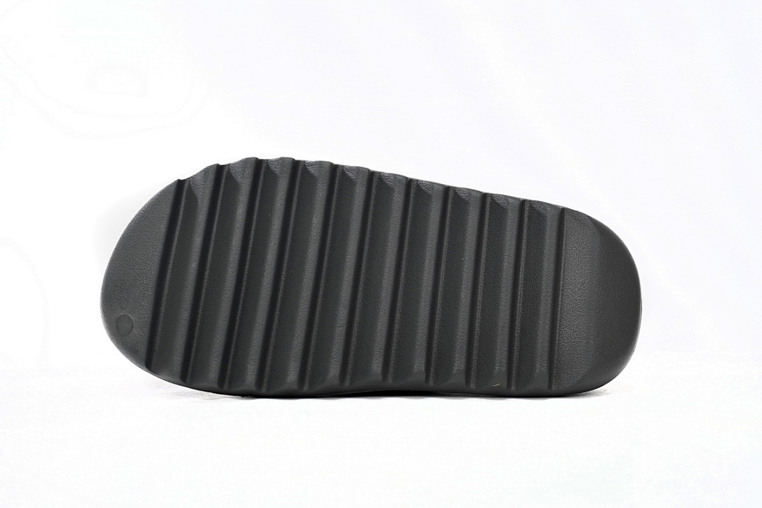  adidas Yeezy Slide ID4132