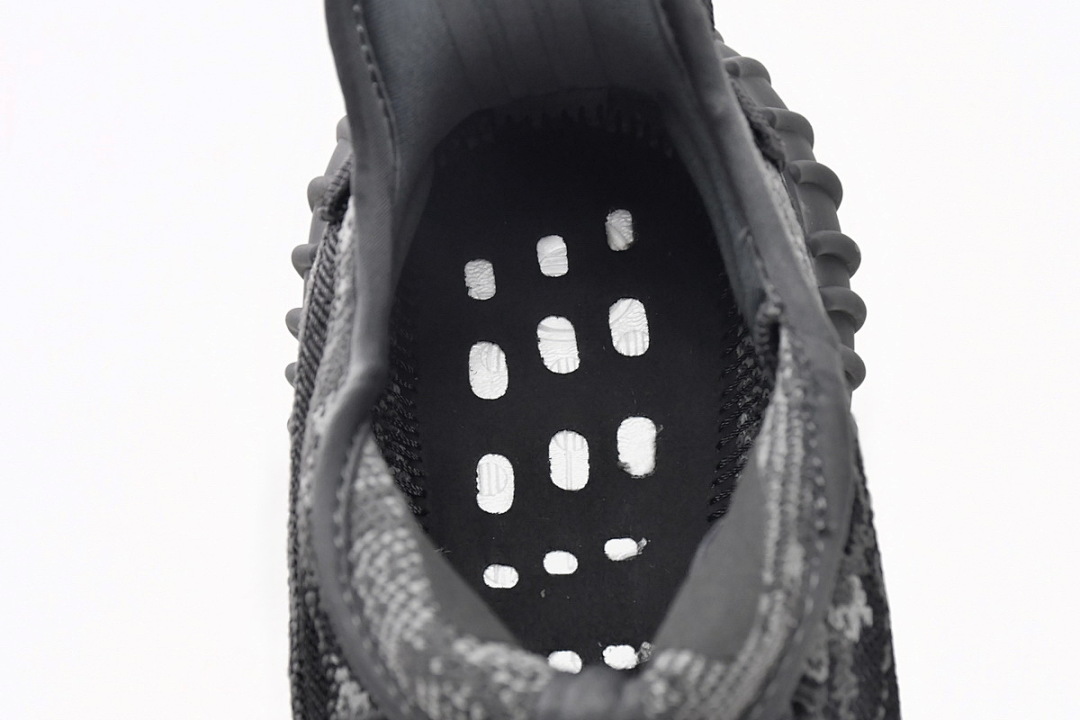 ID4811 adidas Yeezy 350 V2 Dark Salt