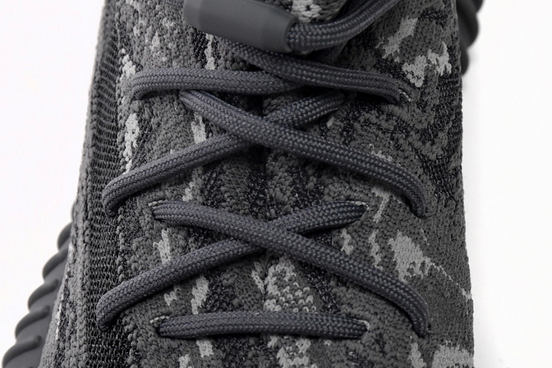 ID4811 adidas Yeezy 350 V2 Dark Salt