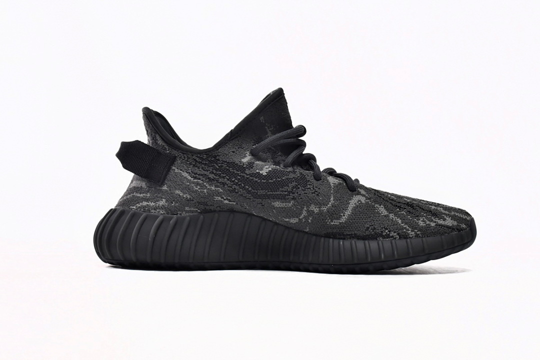 ID4811 adidas Yeezy 350 V2 Dark Salt