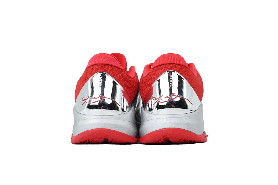 IV2712-001 Caitlin Clark x Nike Zoom Kobe 5 Protro