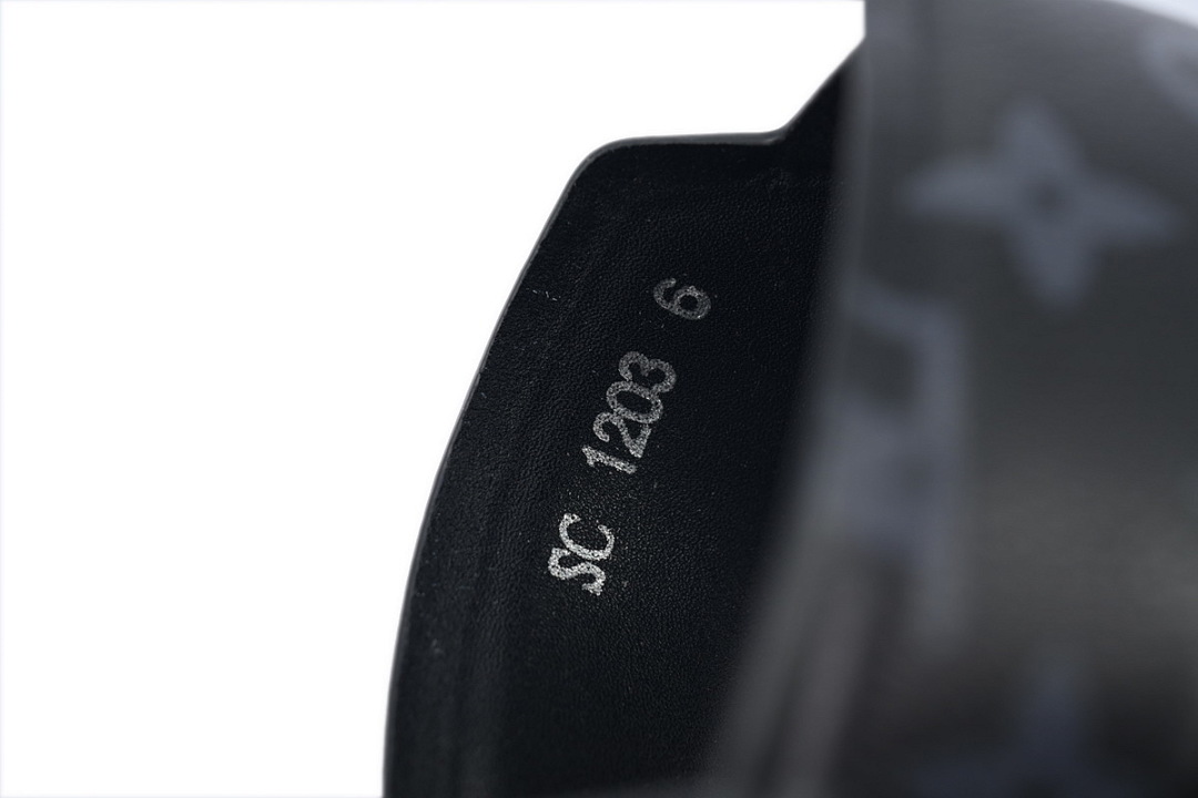 LOUIS VUITTON Oasis Black Presbyopia
