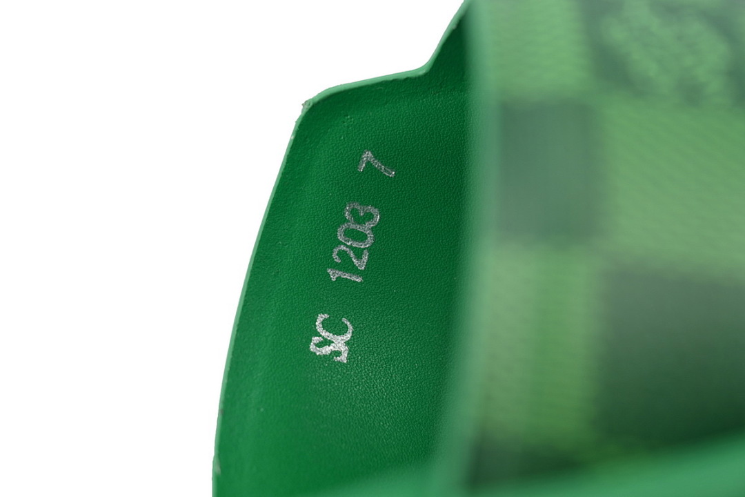 LOUIS VUITTON Oasis Green Grid