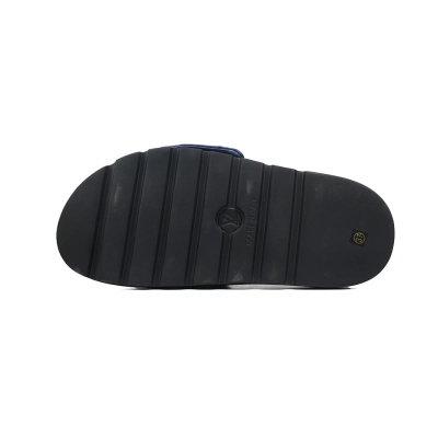 LOUIS VUITTON Pool Pillow Comfort 02