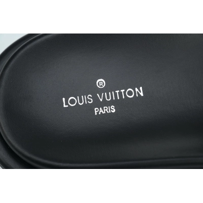 LOUIS VUITTON Pool Pillow Comfort 02