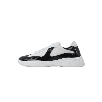 Baskets Prada noires et blanches 01