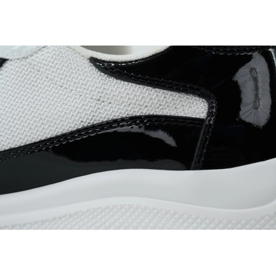 Baskets Prada noires et blanches 02