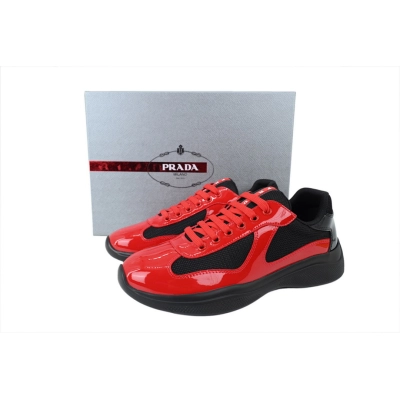 Baskets Prada noires et rouges 02