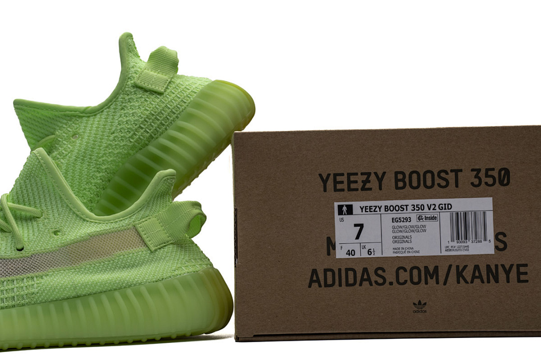 V2 Yeezy Boost 350 V2