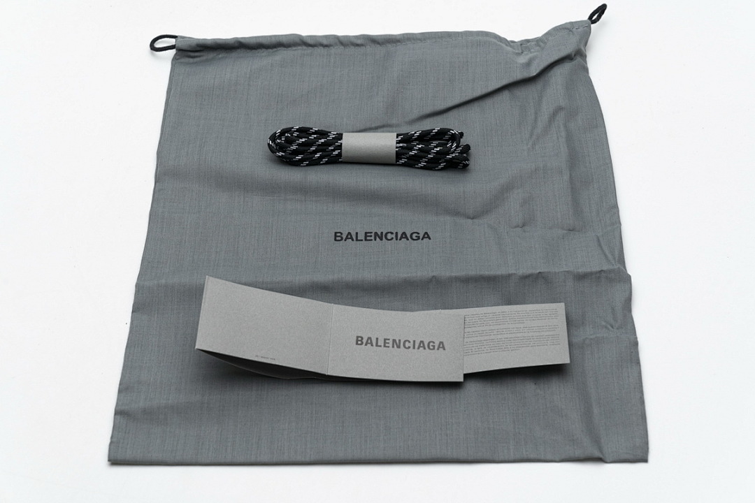 W09E1 7320 Balenciaga Triple S Black Silver