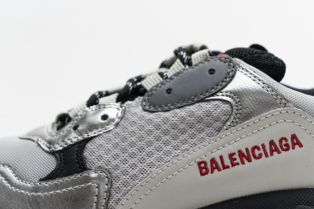 W09E1 7320 Balenciaga Triple S Black Silver