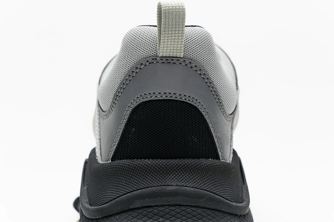 W09E1 7320 Balenciaga Triple S Black Silver