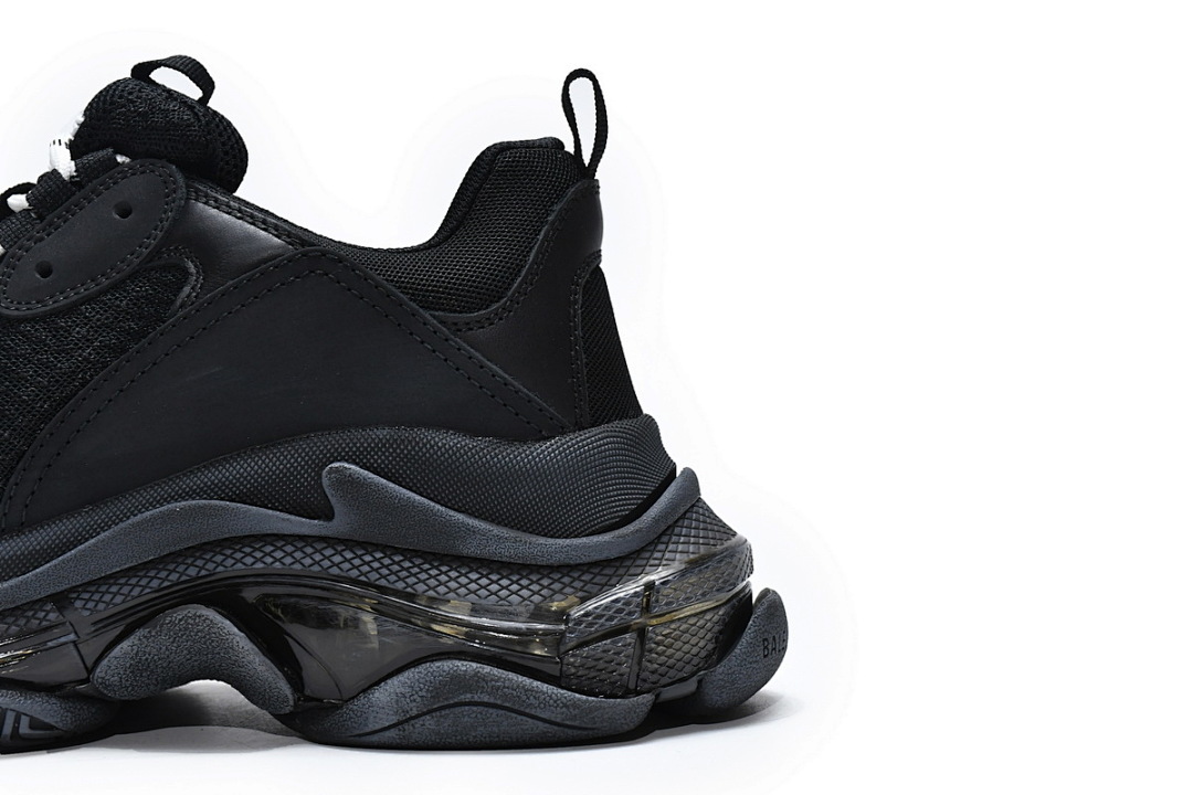 W09O1 1000 Balenciaga Triple S Black