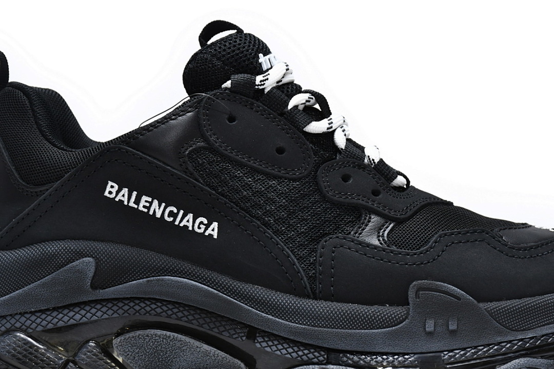 W09O1 1000 Balenciaga Triple S Black