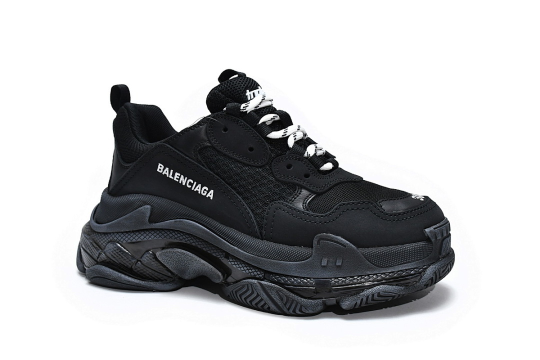 W09O1 1000 Balenciaga Triple S Black