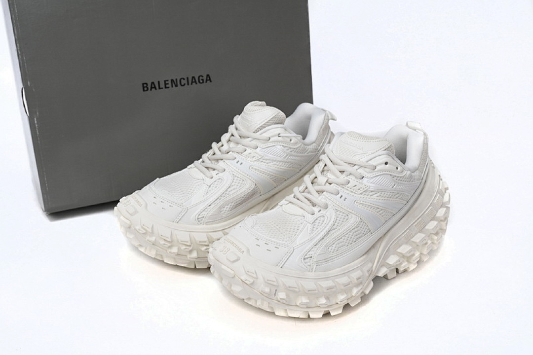 Tênis Balenciaga 10XL Branco Creme W1RB3 1201