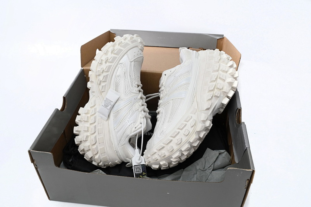 Tênis Balenciaga 10XL Branco Creme W1RB3 1201