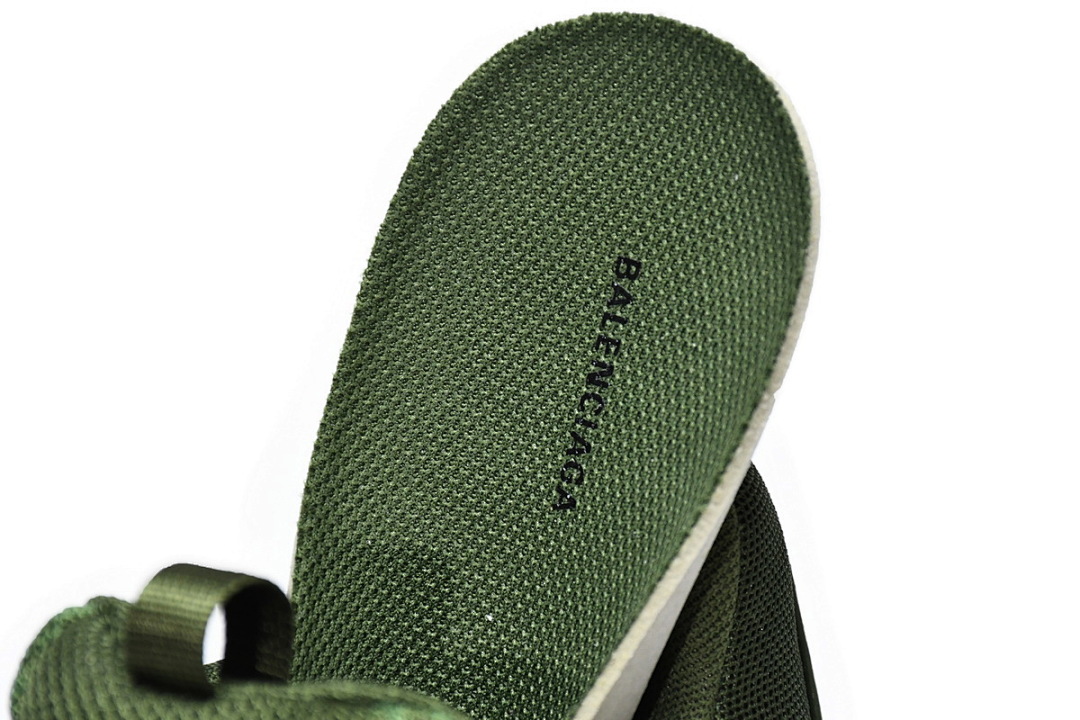 W2GA1 2325 Balenciaga Triple S Pitch Green