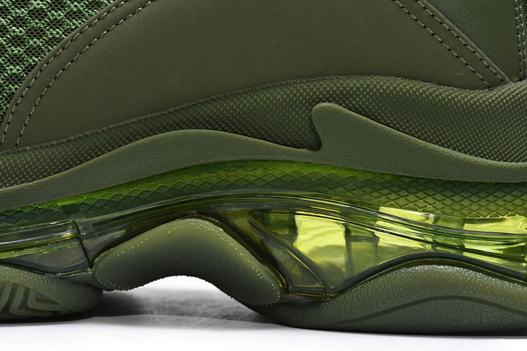 W2GA1 2325 Balenciaga Triple S Pitch Green