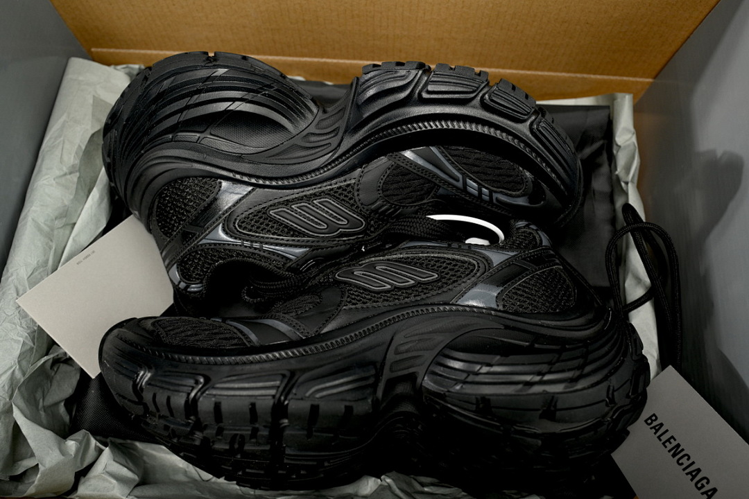 Balenciaga White and Black Black W2MV2 1000 