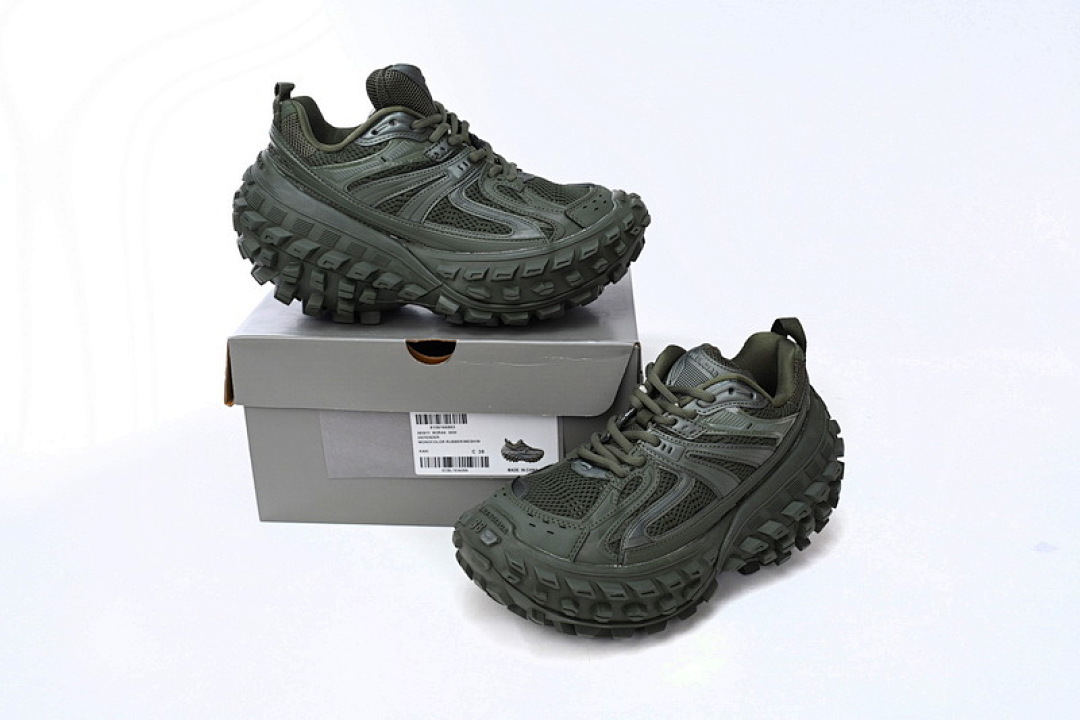 Tênis Balenciaga 10XL Verde-oliva W2RA6 3000