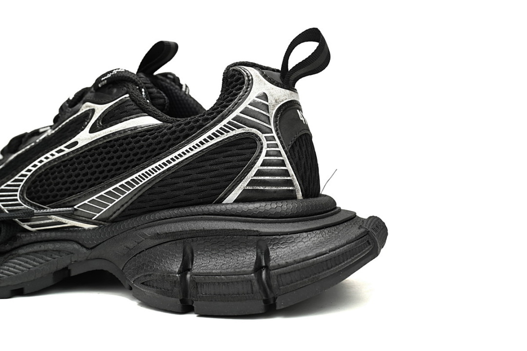 W2RB8 1090 Balenciaga Black And White