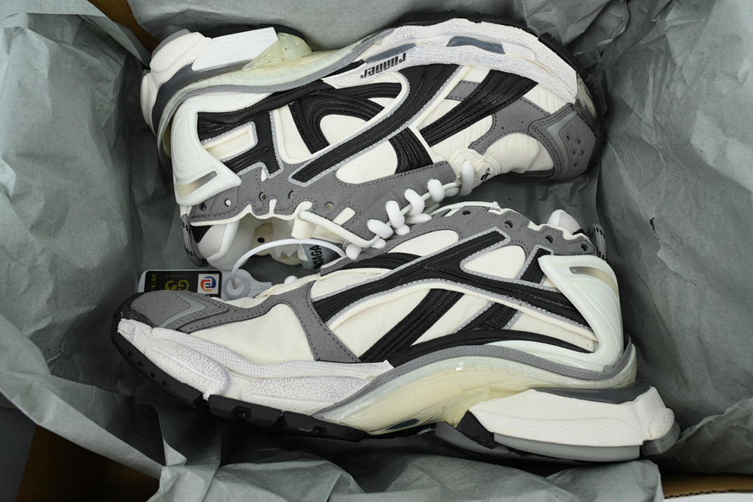 Balenciaga Runner Grey Black White W3RNY 9012