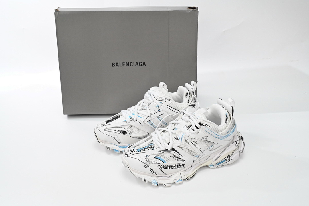 Tênis Balenciaga Track Branco, Preto e Azul com Estampa de Grafite W3SRA 9014