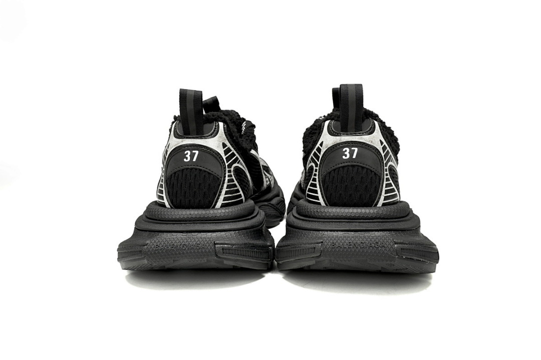 W3XL2 1090 Balenciaga Black And White