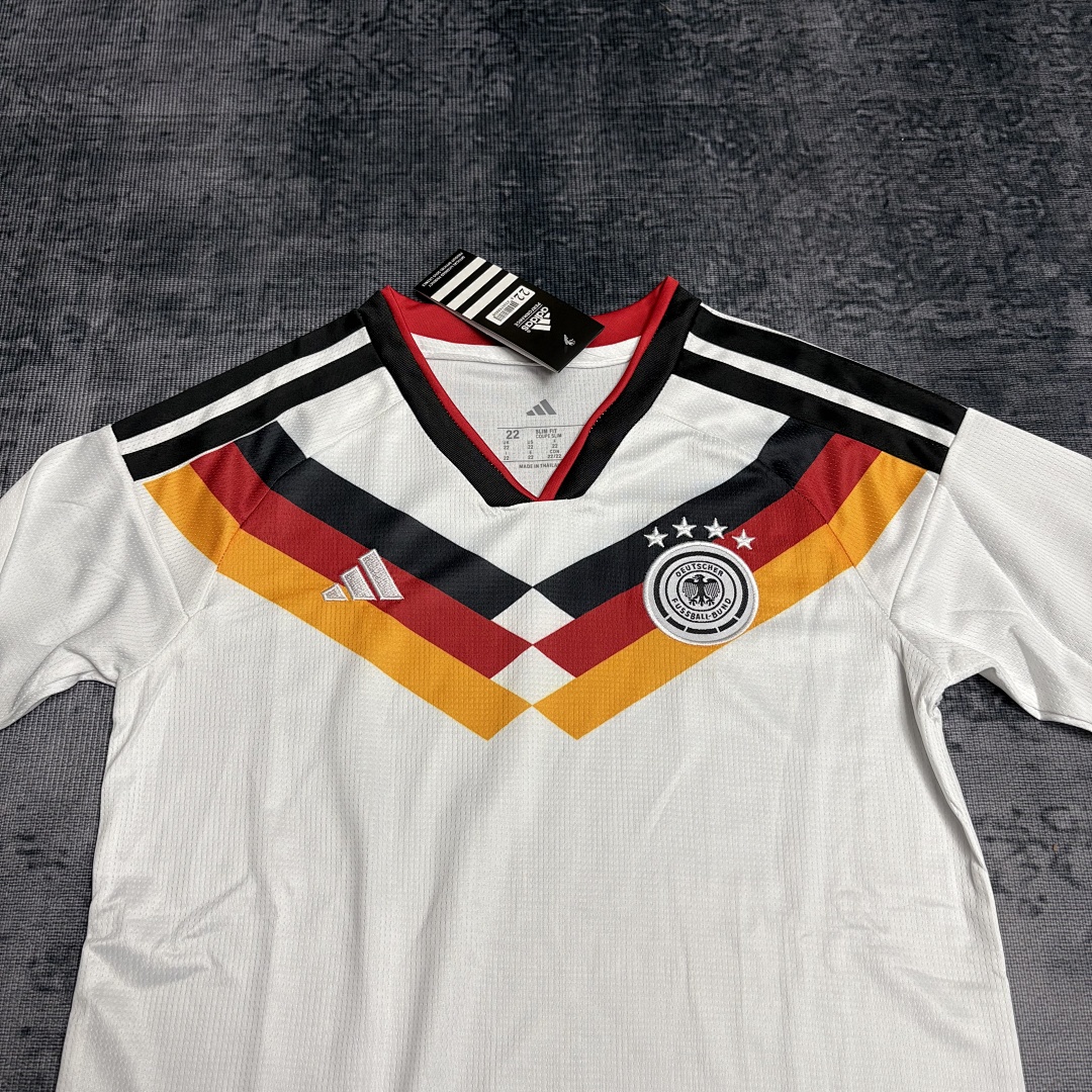 Kids long-sleeved 2026 Germany home jersey, sizes 16-28