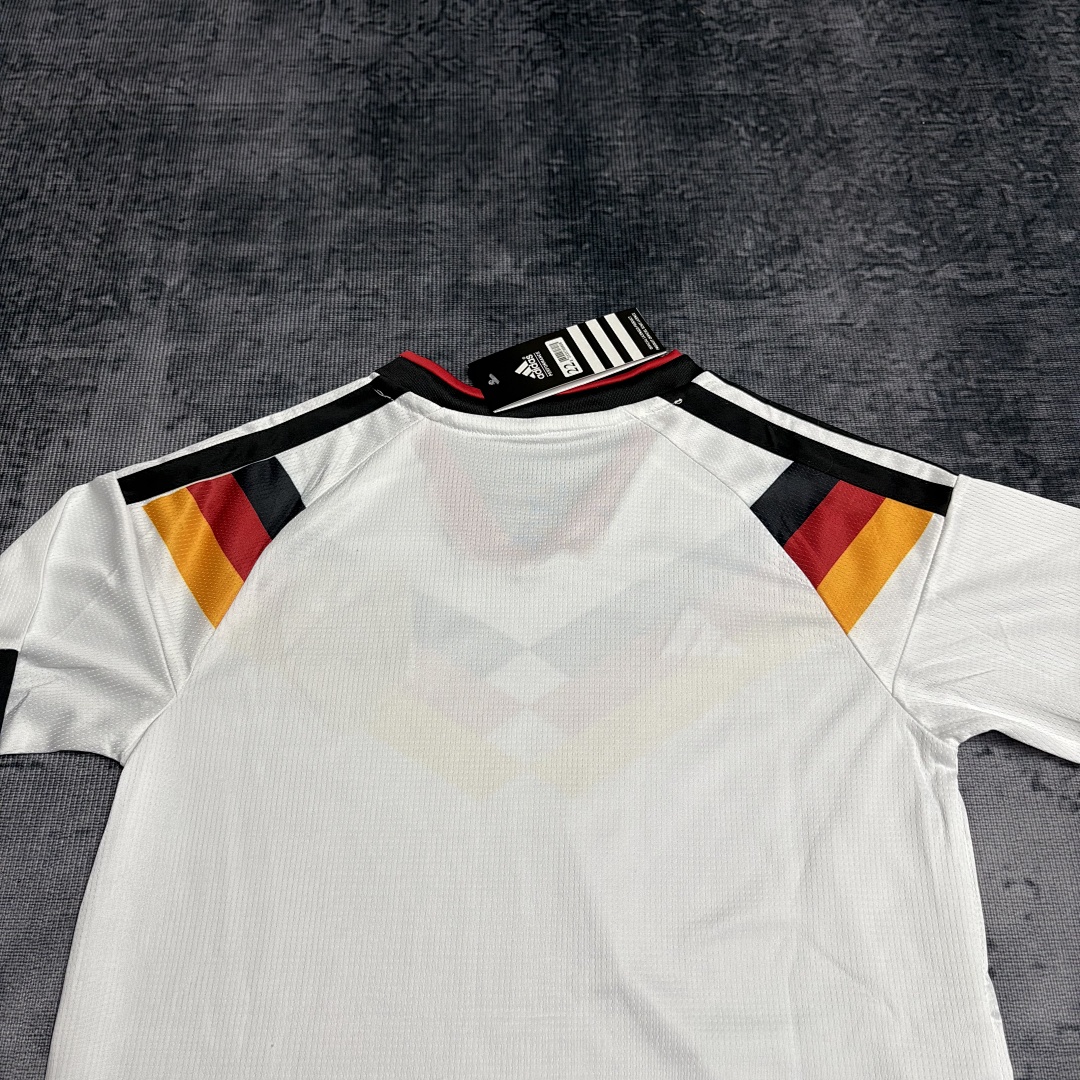 Kids long-sleeved 2026 Germany home jersey, sizes 16-28