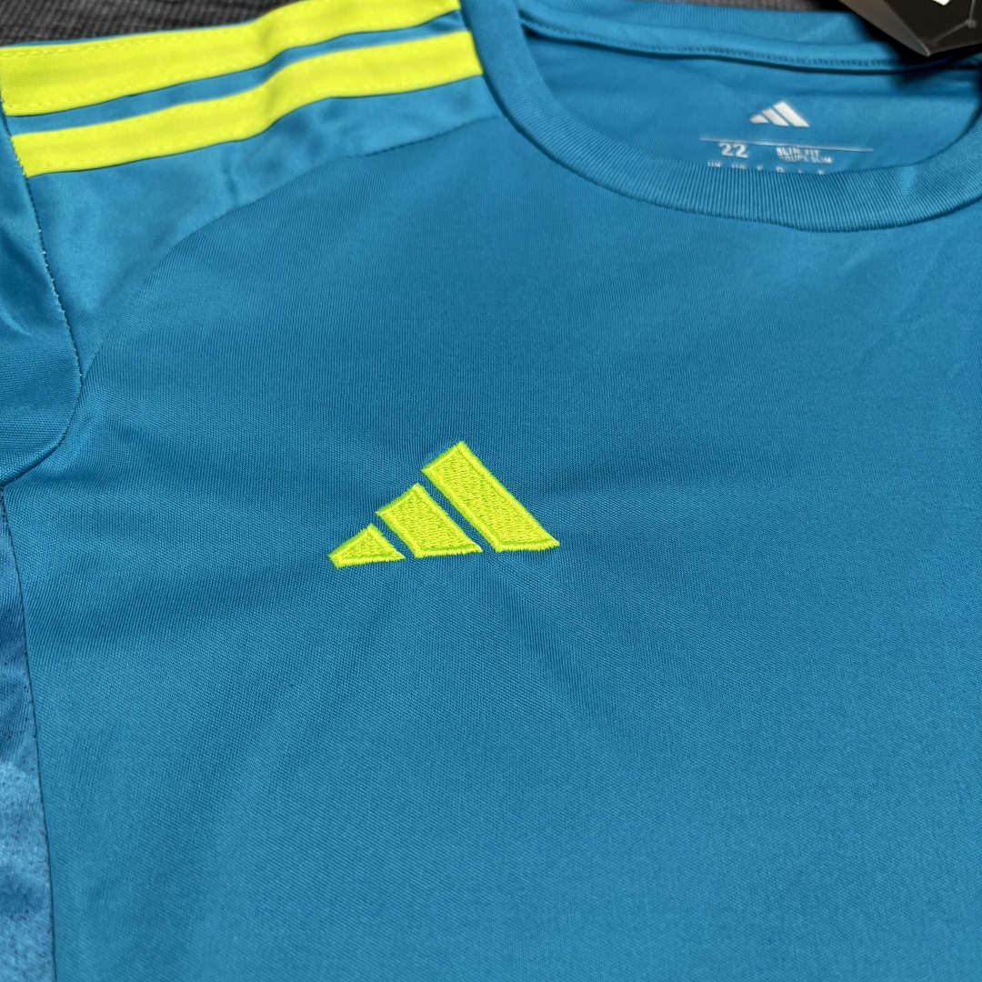 Kids long-sleeved 2026 Spain goalkeeper jersey Children's Size