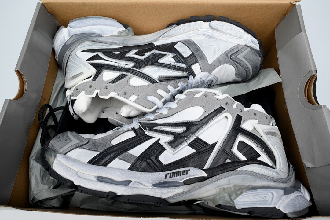 Balenciaga Runner White Black Gray W3RB2 9012 