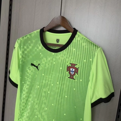 Camiseta verde claro de Portugal 2025/26, n.º 02