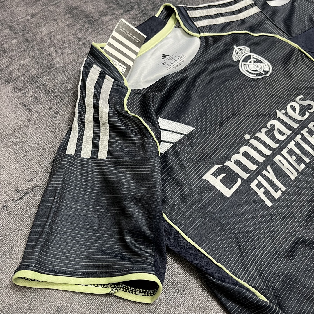 Kids' 2025_26 Real Madrid away jersey size 16-28