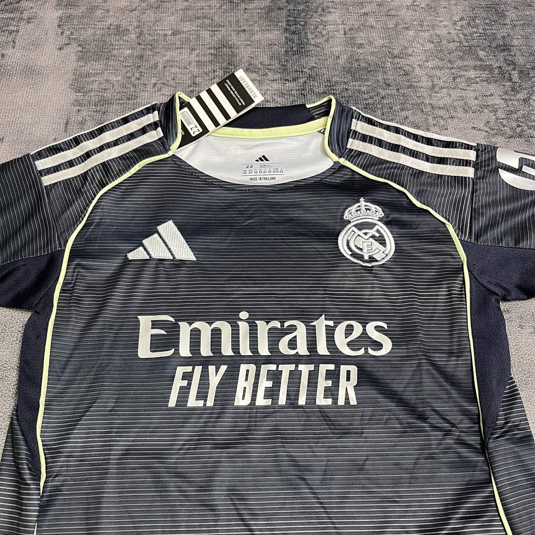 Kids' 2025_26 Real Madrid away jersey size 16-28