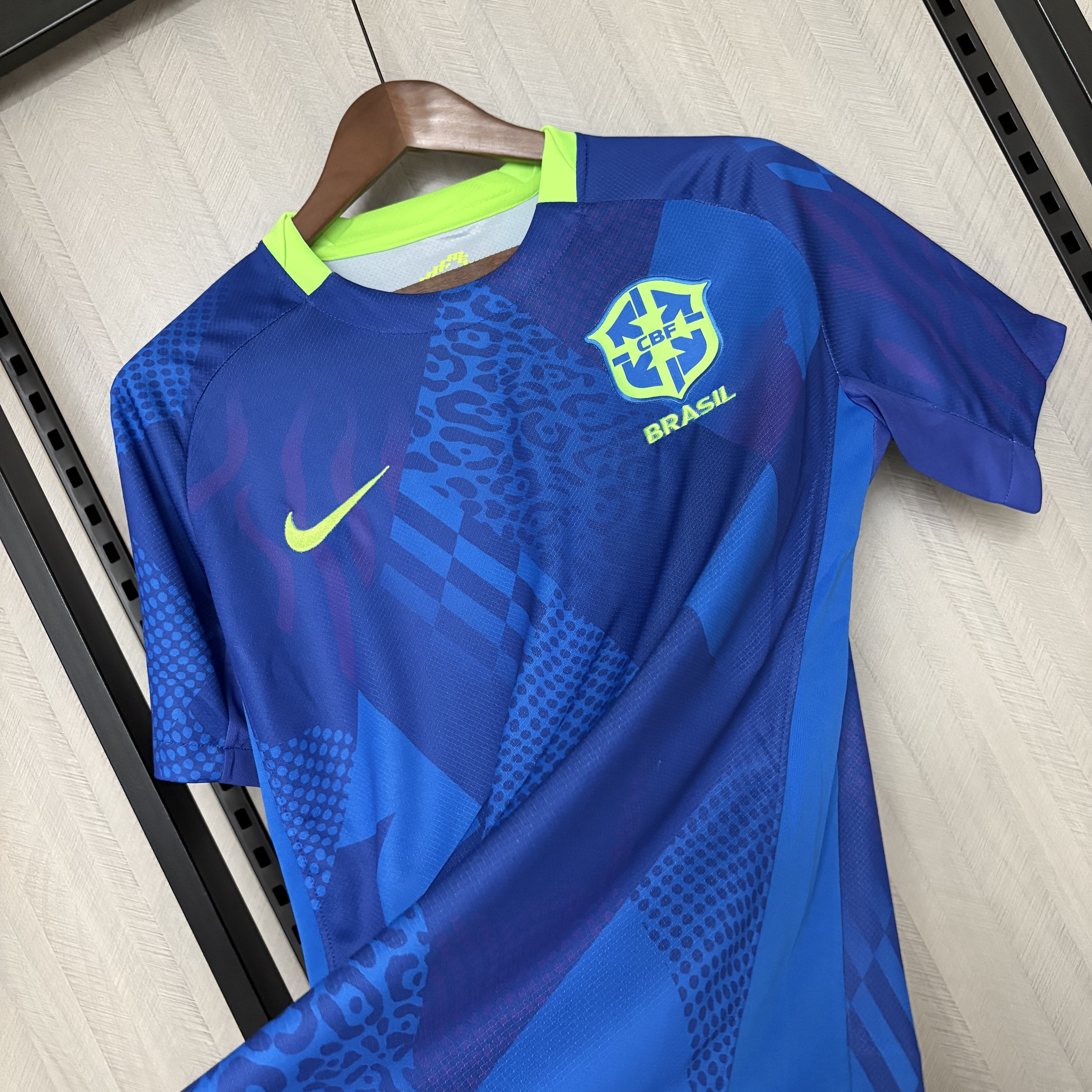 Camiseta de visitante de Brasil para el Mundial de 2026 (versión para aficionados)