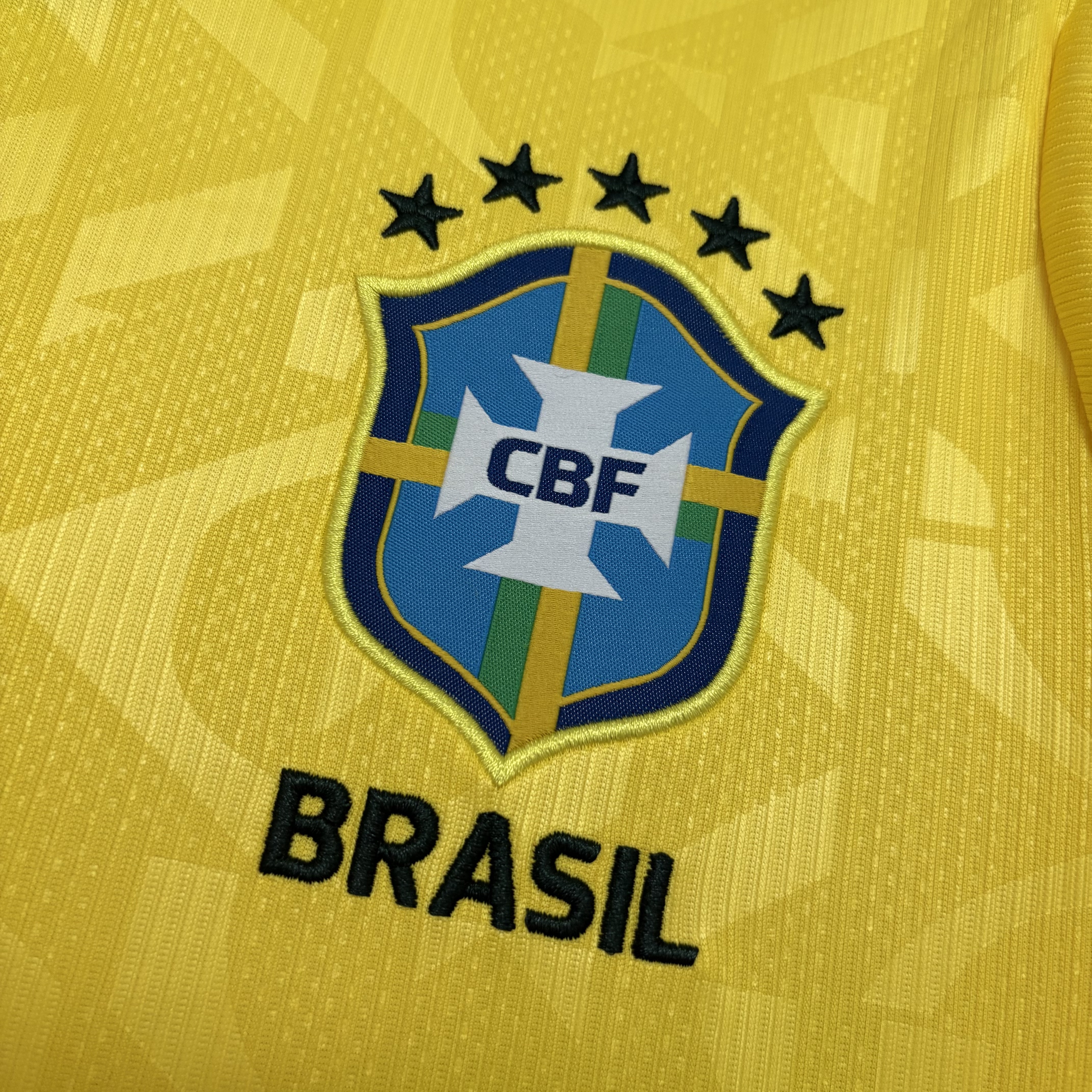 Maillot jaune « concept » de la Coupe du monde 2026 au Brésil 