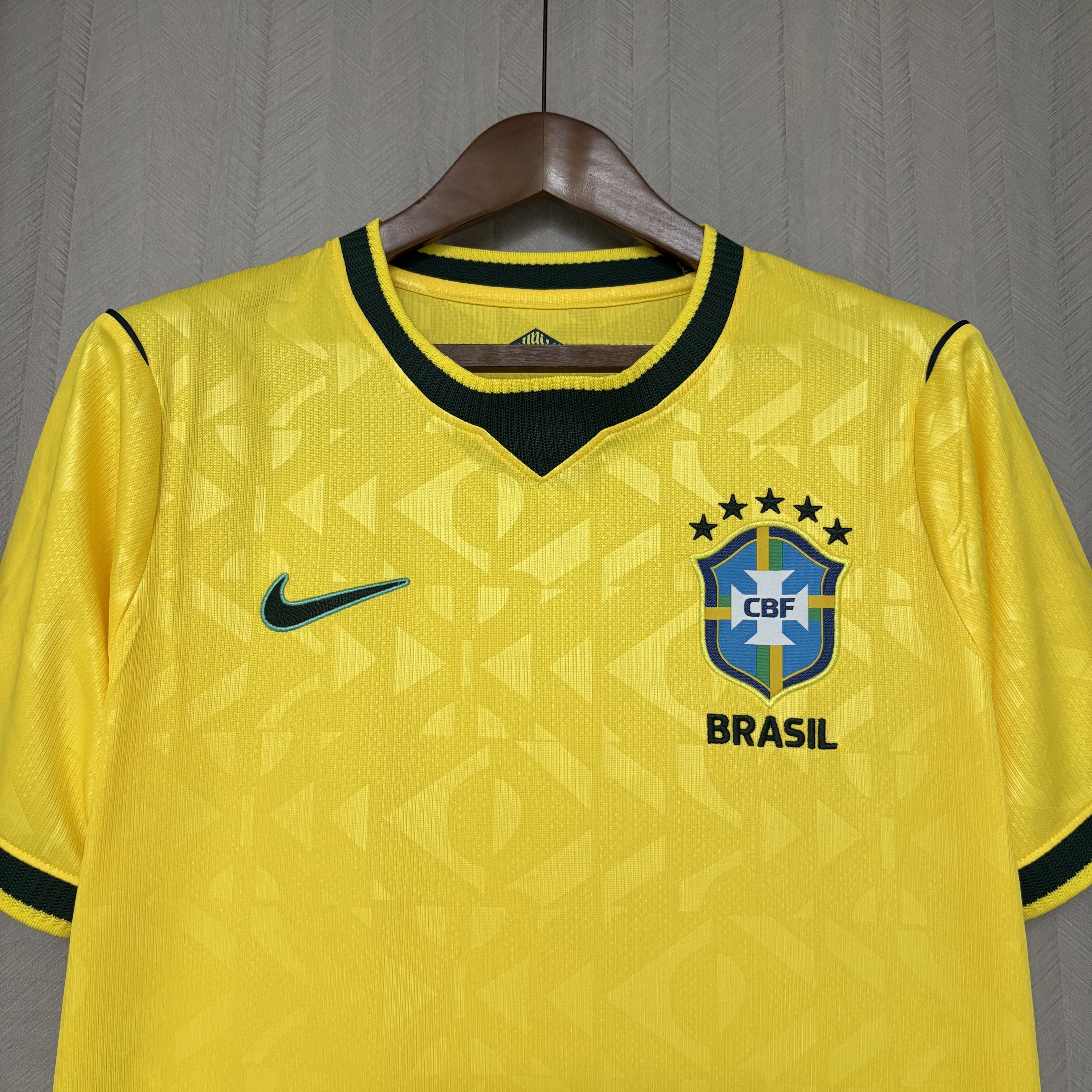 Maillot jaune « concept » de la Coupe du monde 2026 au Brésil 
