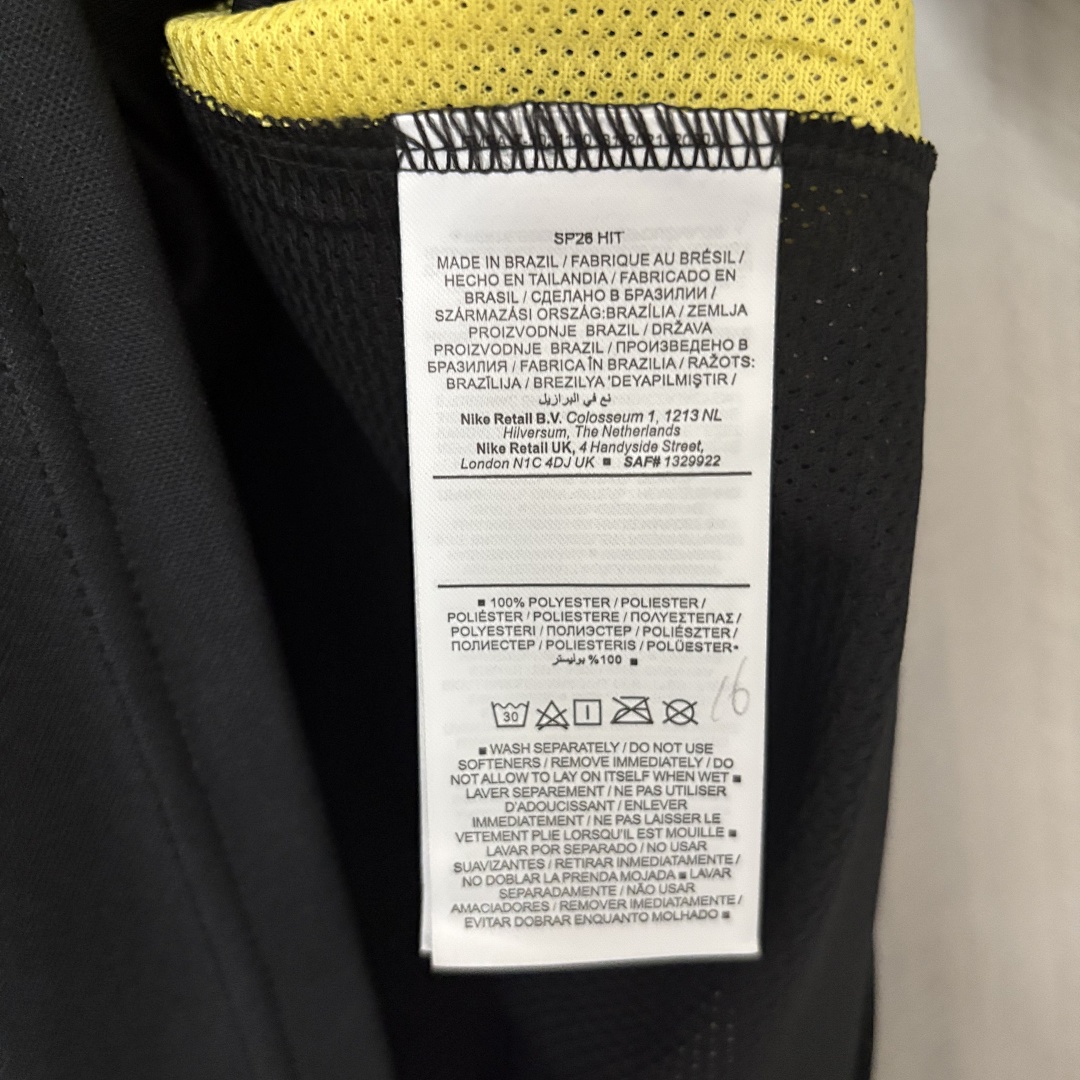 Equipación de entrenamiento de la Copa del Mundo de 2026 en Brasil. Camiseta negra. Talla para hombre