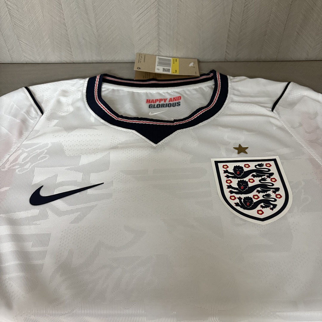 2026 World Cup Player version England home jersey  Mens Size