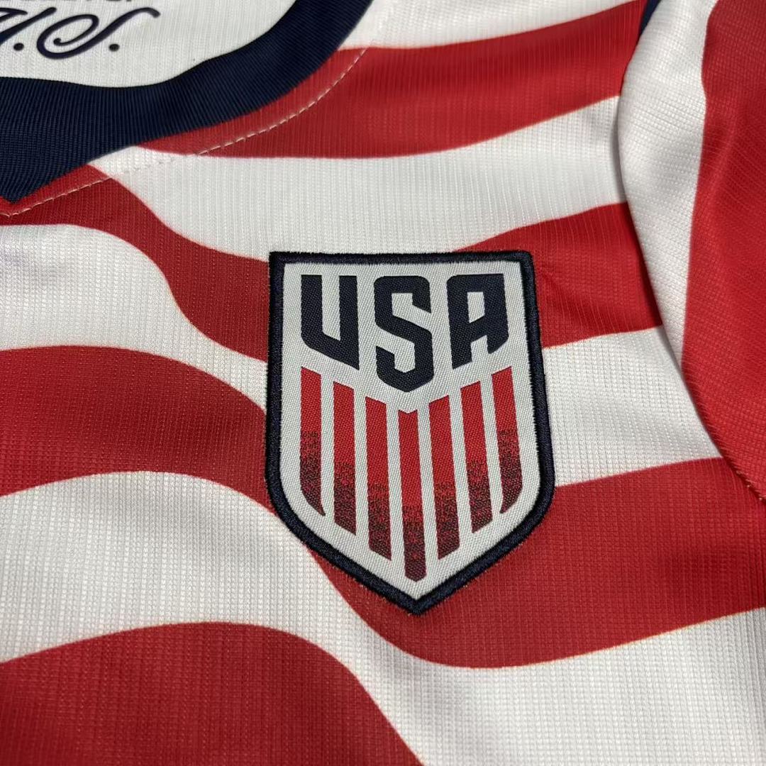  Equipación de fútbol de Nike para la selección de EE. UU. (local) para el Mundial de 2026: rojo y blanco 