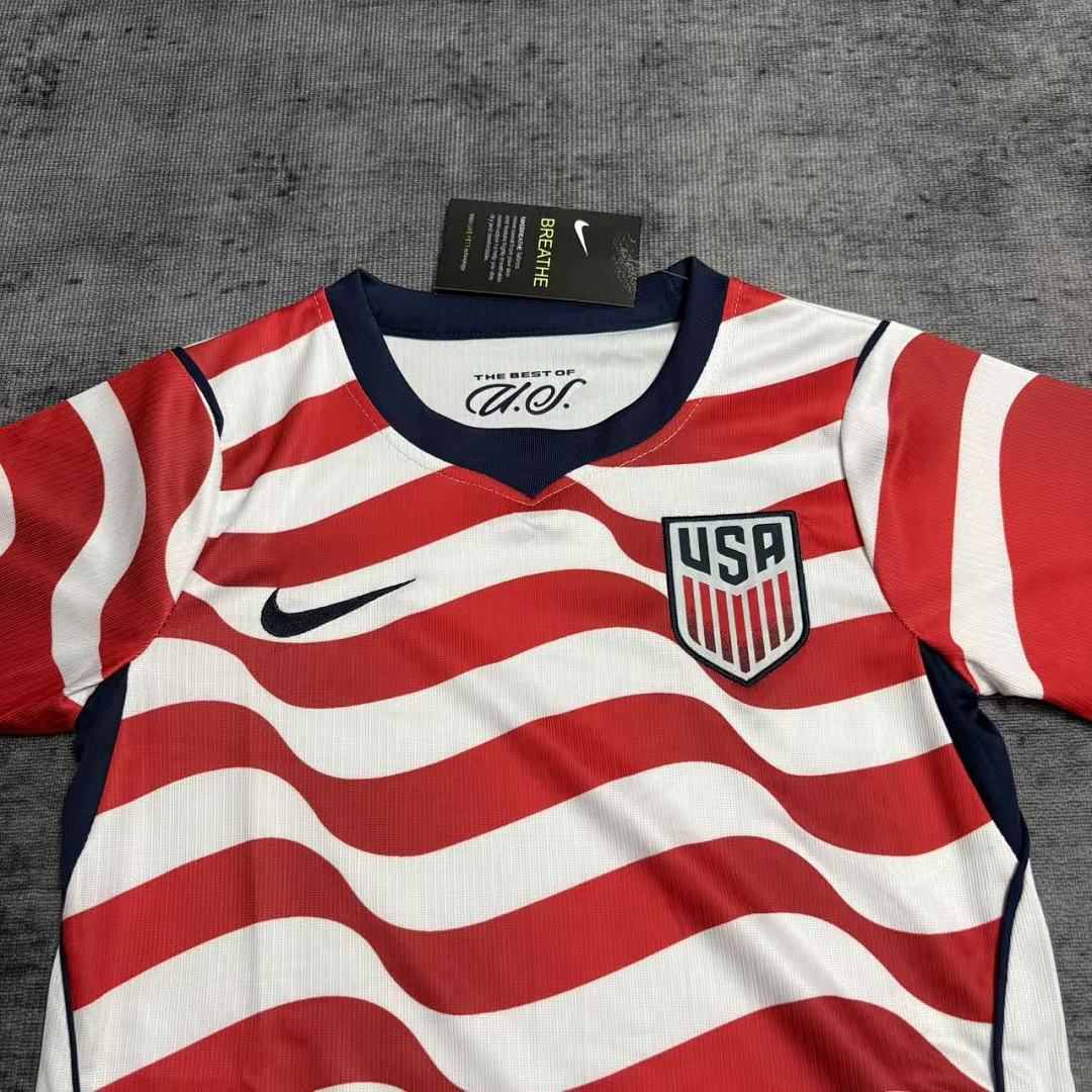  Equipación de fútbol de Nike para la selección de EE. UU. (local) para el Mundial de 2026: rojo y blanco 