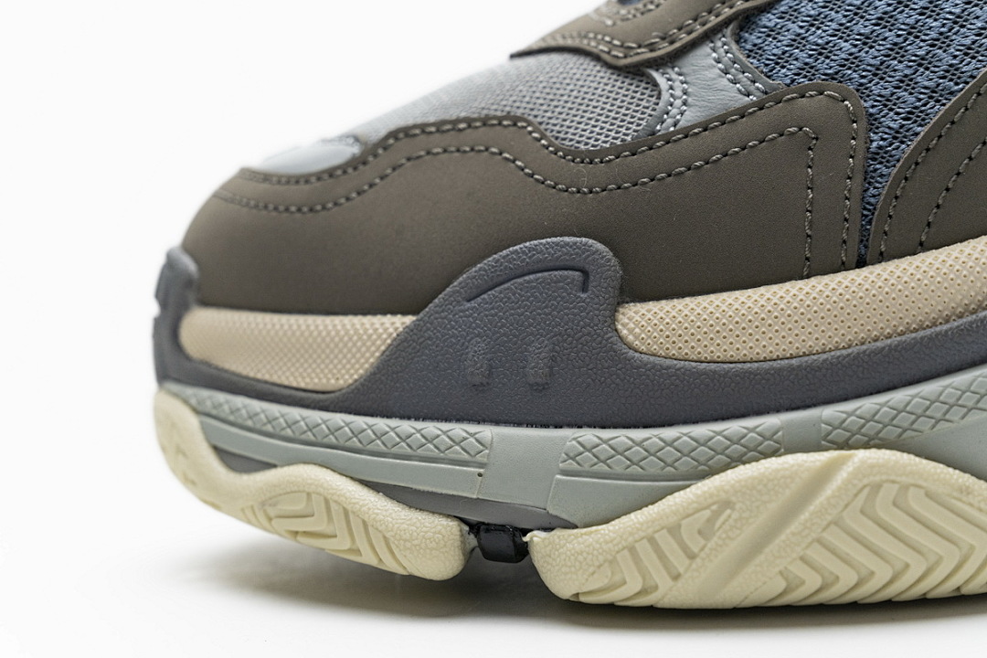  Balenciaga Triple S Gris W06E1 1259 