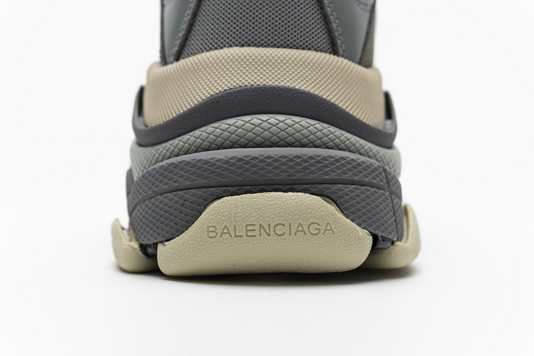  Balenciaga Triple S Gris W06E1 1259 