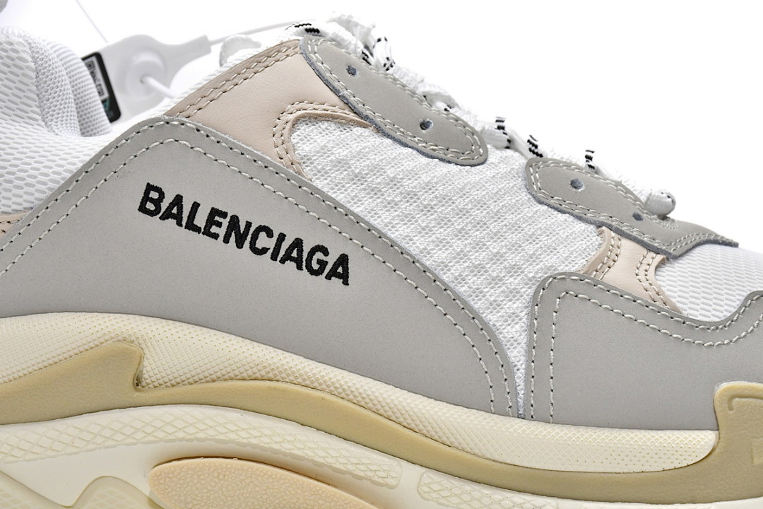  Balenciaga Triple S Blanco W09E1 9000