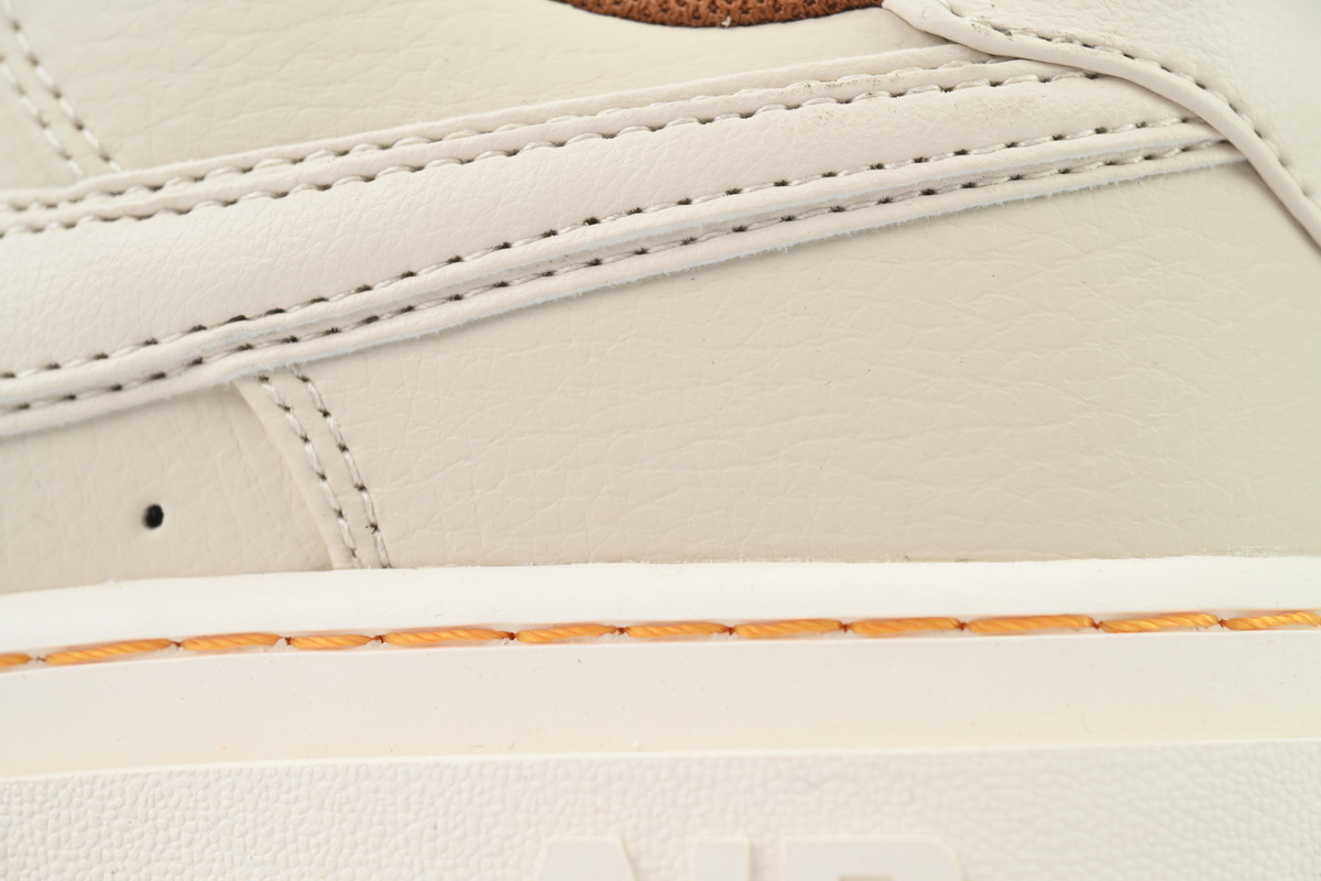  Nike Air Force 1 Luxe DB4109-200