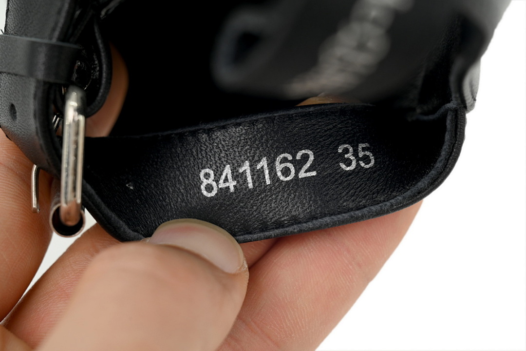 Alexander McQueen Black buckle