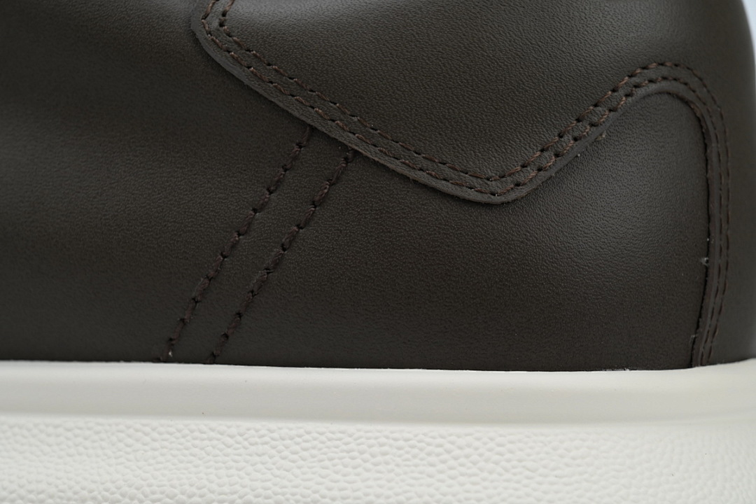 Alexander McQueen Sneaker Black and White